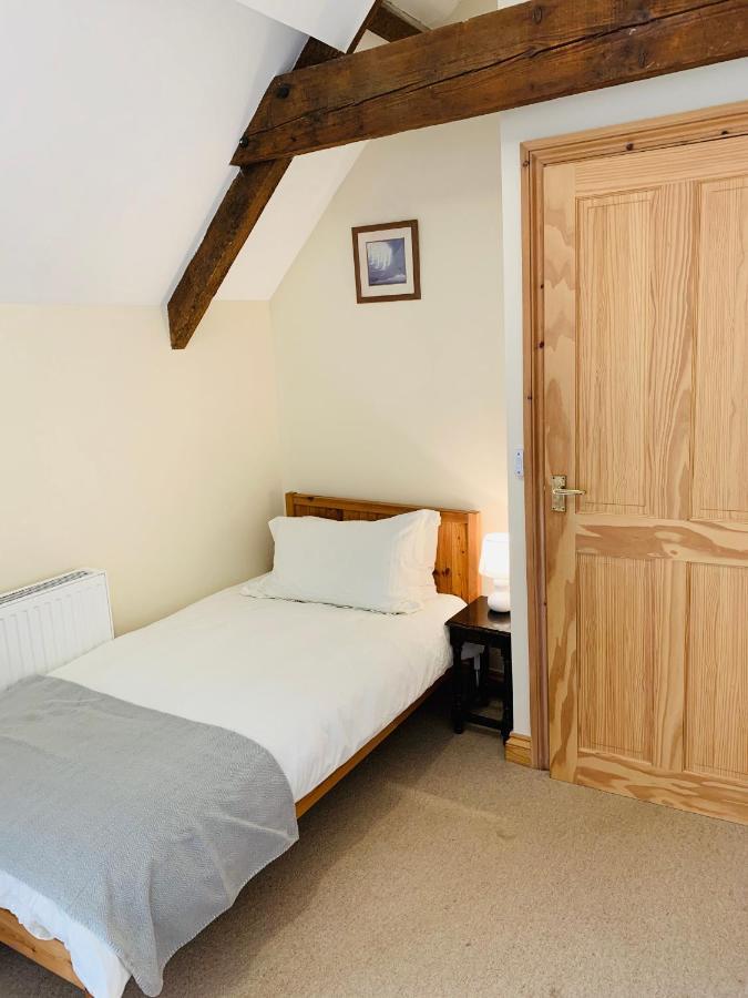 The Granary Villa Abergavenny Exterior photo